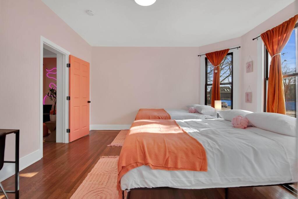 Peachy Paradise In East Rock Near Dt/Yale New Haven Bagian luar foto