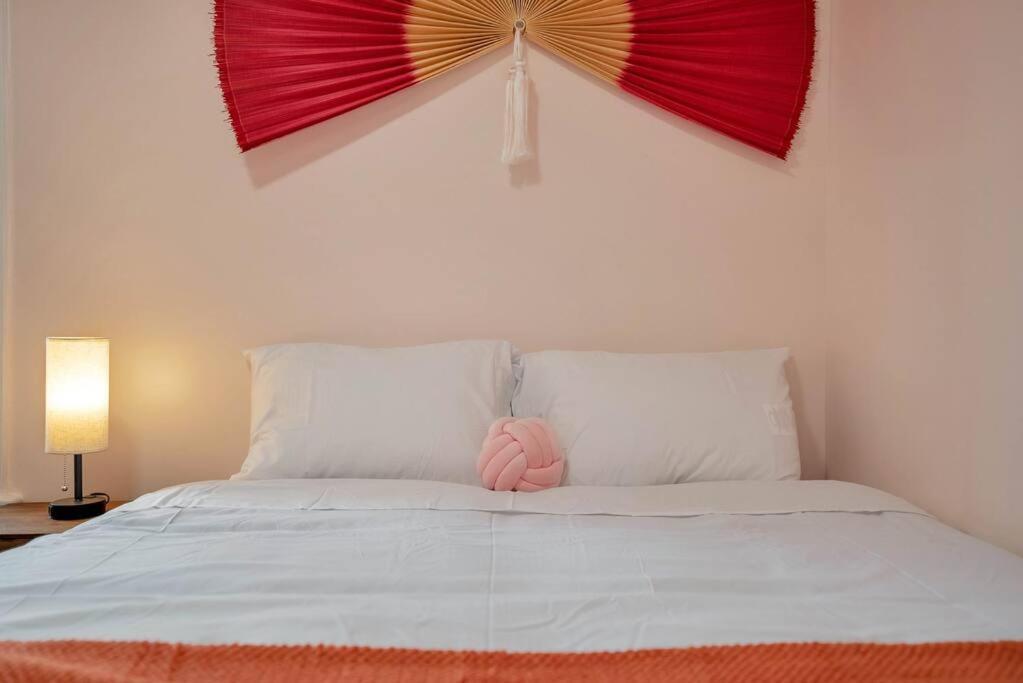 Peachy Paradise In East Rock Near Dt/Yale New Haven Bagian luar foto