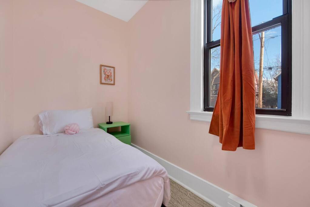 Peachy Paradise In East Rock Near Dt/Yale New Haven Bagian luar foto