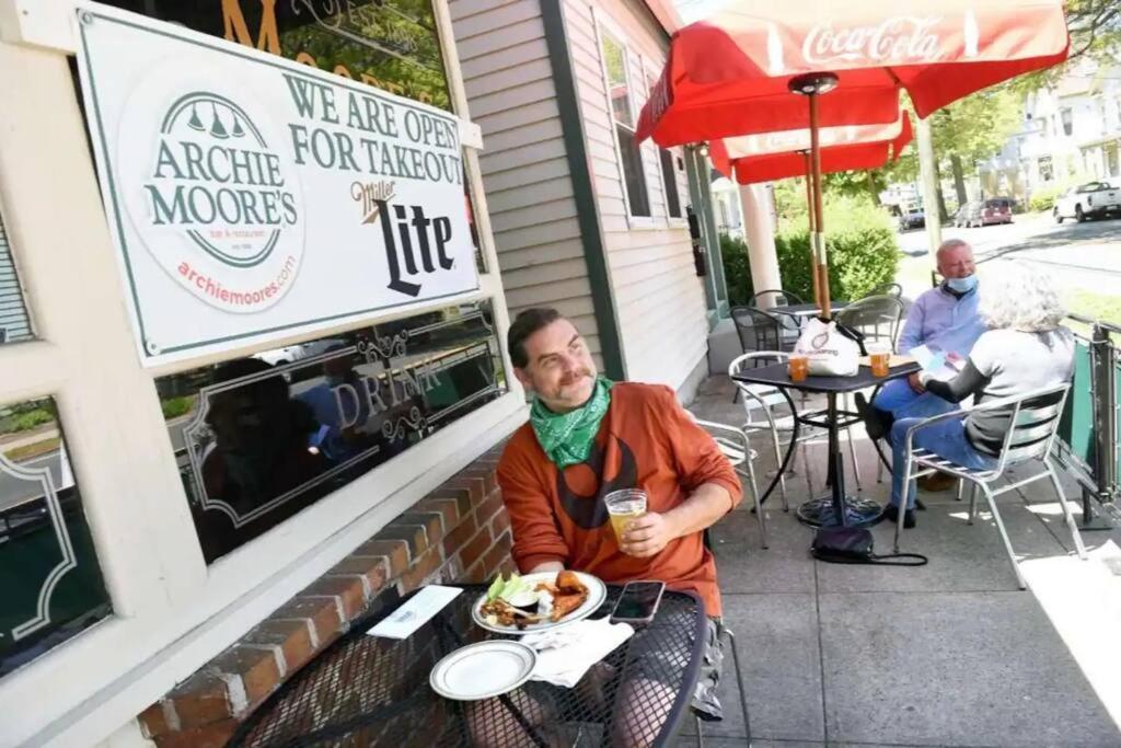 Peachy Paradise In East Rock Near Dt/Yale New Haven Bagian luar foto