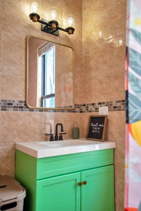 Peachy Paradise In East Rock Near Dt/Yale New Haven Bagian luar foto