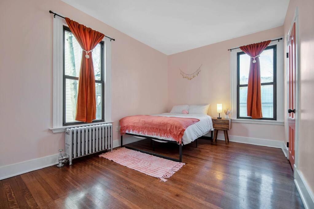 Peachy Paradise In East Rock Near Dt/Yale New Haven Bagian luar foto